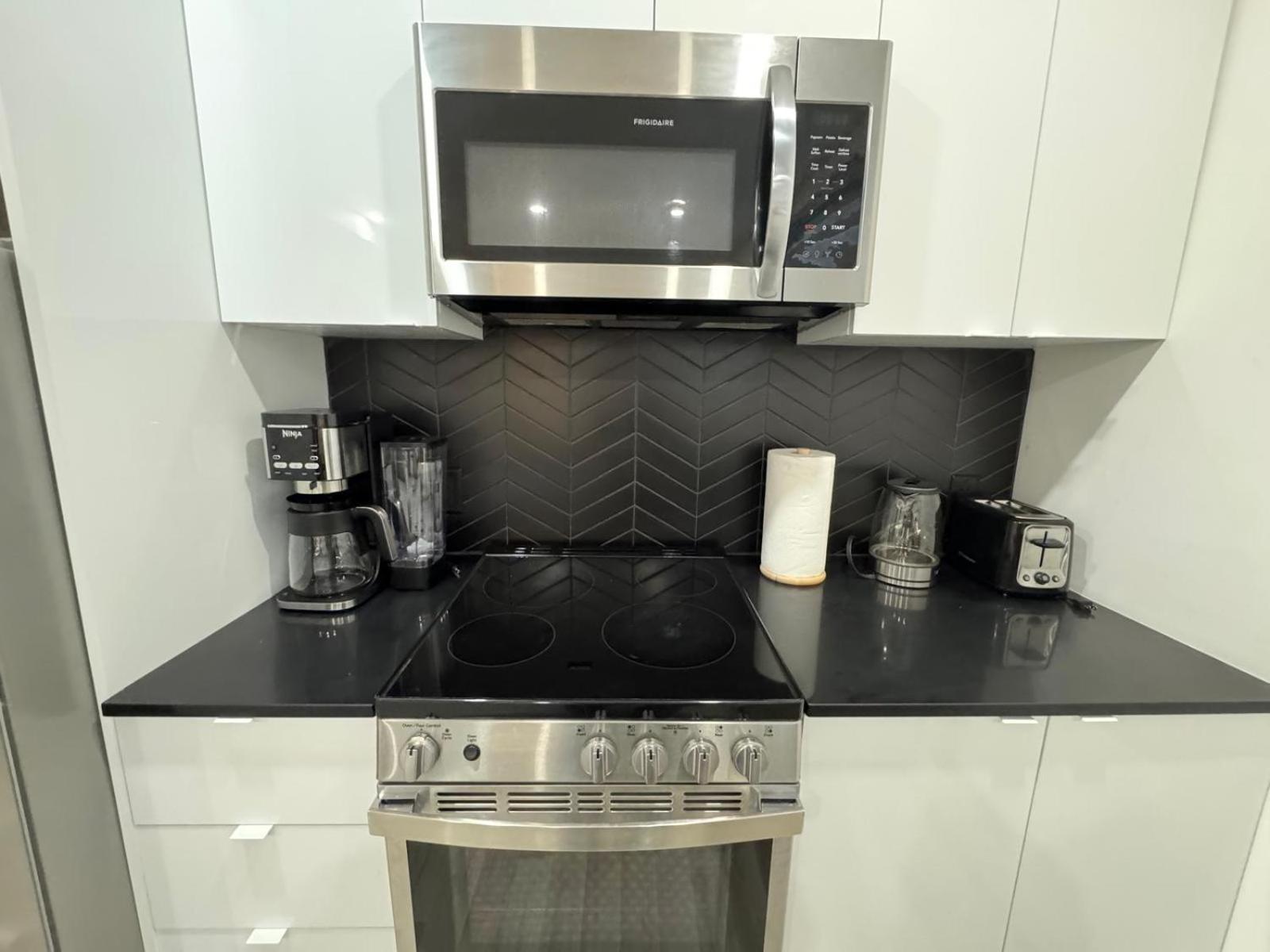 Ndg Dreams! New & Modern 3Br Easy City Life Montréal Eksteriør bilde