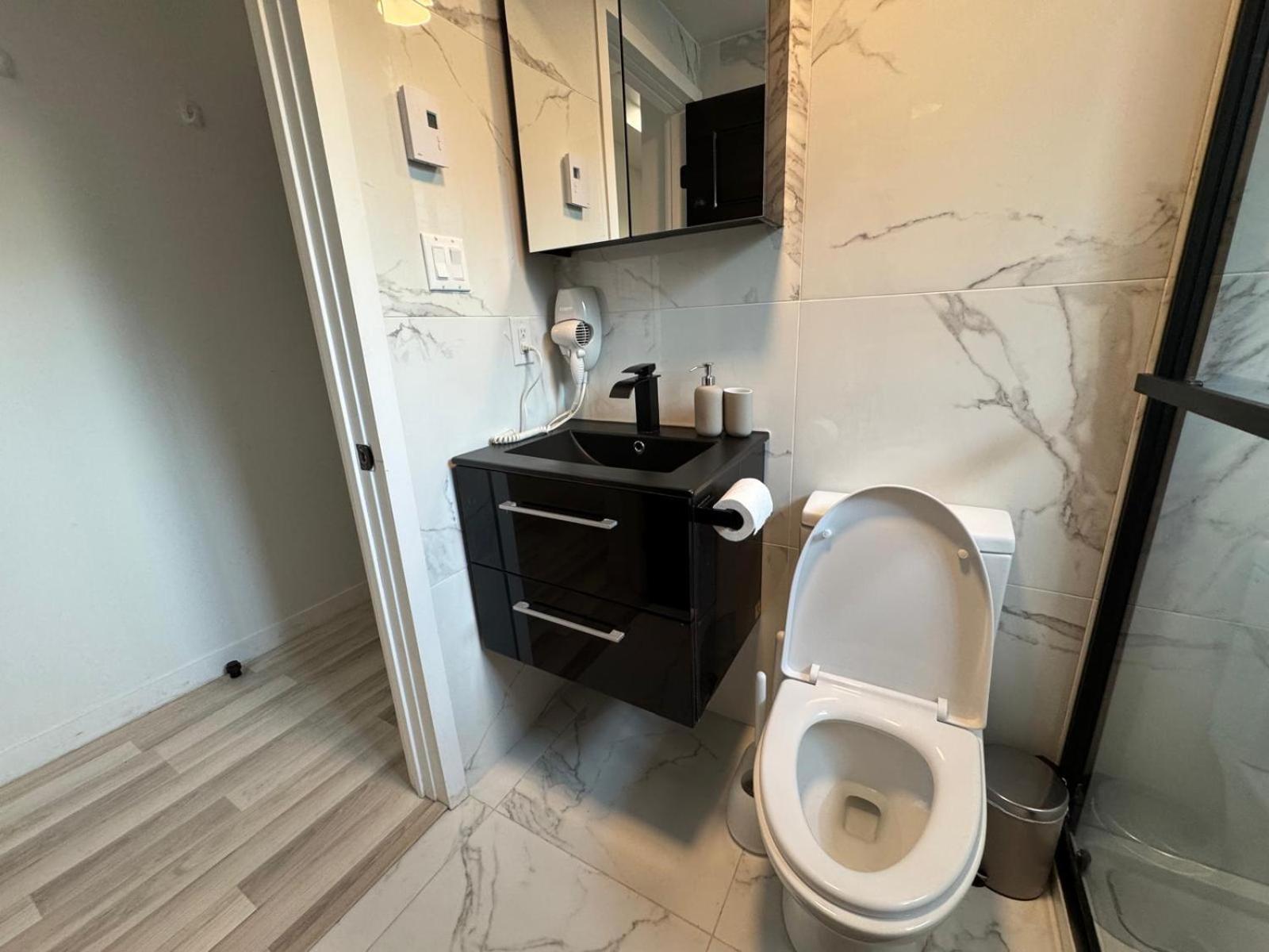 Ndg Dreams! New & Modern 3Br Easy City Life Montréal Eksteriør bilde