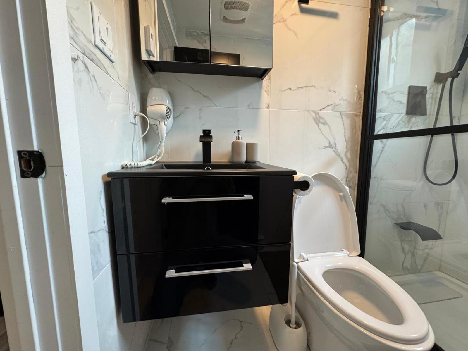 Ndg Dreams! New & Modern 3Br Easy City Life Montréal Eksteriør bilde